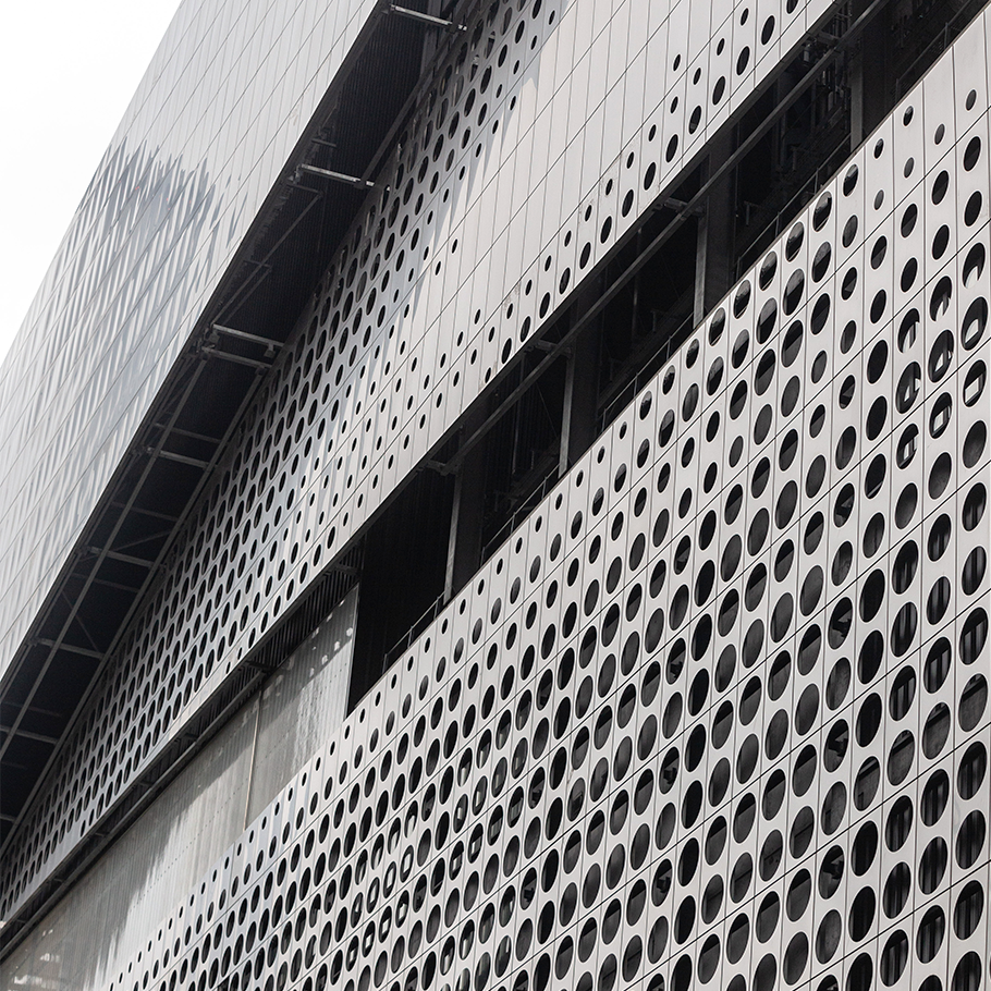 An outside close-up of Blocotelha's Special Facades Division.